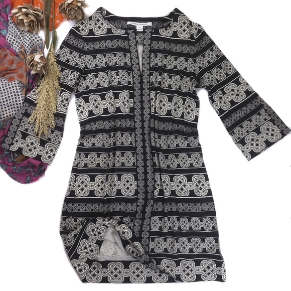 DVF Diane Von Furstenberg Black and Cream Patterned Poly Travel Dress Sz 12 - Picture 1 of 14